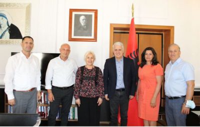 Ministri Majko takohet me përfaqësues të Këshillit Koordinues të Arsimtarëve